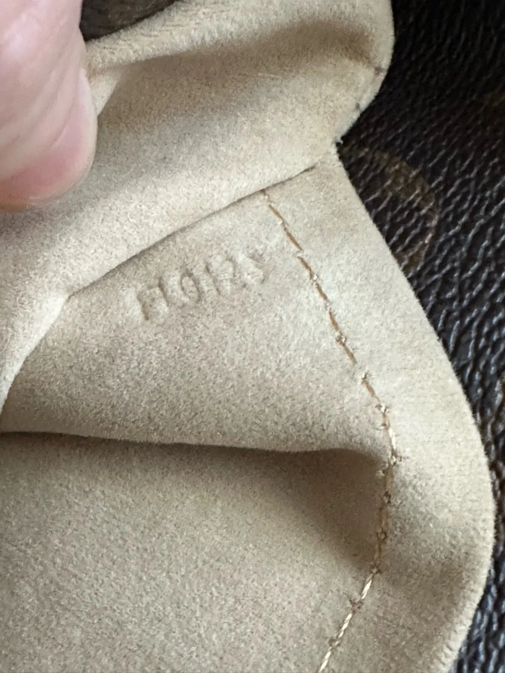 Louis Vuitton Artsy MM Monogram Hobo Bag Date Code FL0123 - Picture 9 of 13